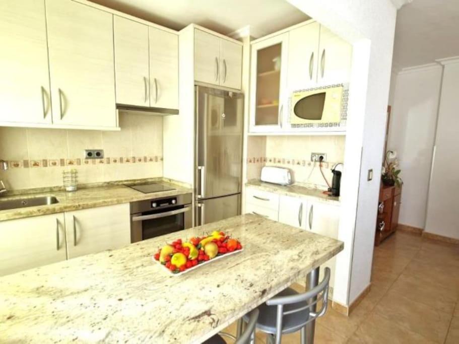 3 Bed Av Corbusier Apartment *