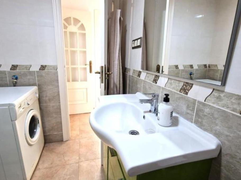 3 Bed Av Corbusier *